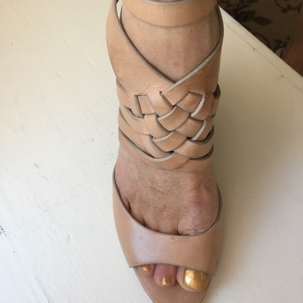 Wedged leather shoe size 7